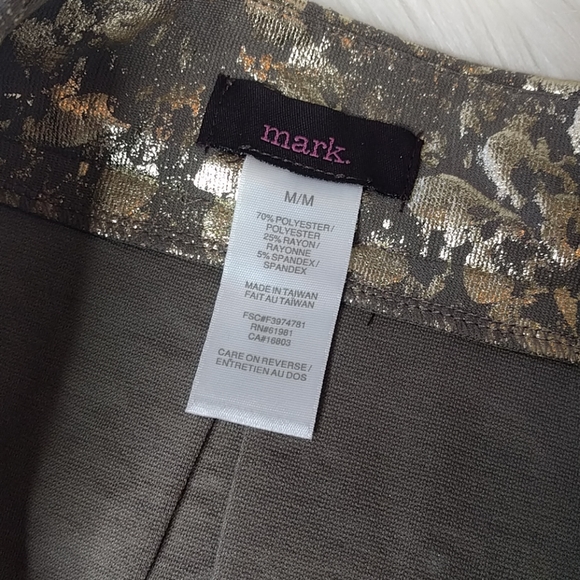 {mark.} Gorgeous Gold Pleated Skirt - Picture 3 of 5